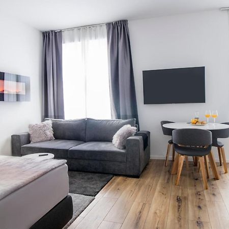 Main Square Modern Apartments 자그레브 외부 사진